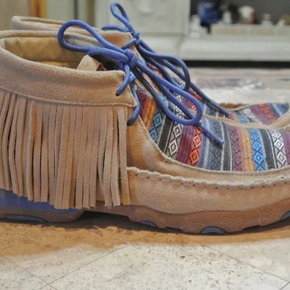 WOMENS SIZE 10 TWISTED X FRINGE LEATHER SERAPE SHOES - Picture 2 of 8